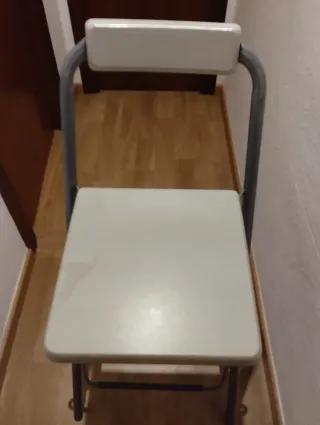 Taburetes Plegables Metal y madera.