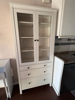 Vitrina Blanca Hemnes Ikea con Cajones
