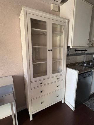 Vitrina Blanca Hemnes Ikea con Cajones