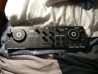 Mesa DJ Hercules Portátil con Cable