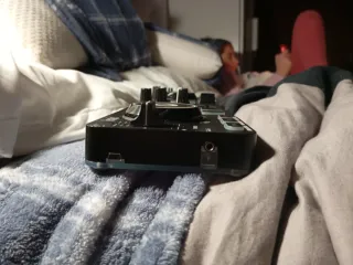 Mesa DJ Hercules Portátil con Cable