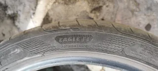 Neumático 255/35 R19
