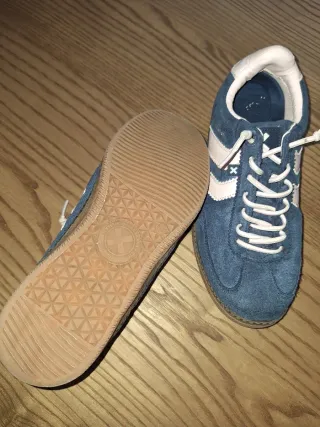 Zapatillas deportivas azules y rosas talla 37