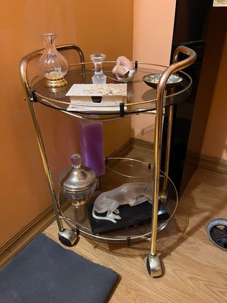 Mesa camarera dorada cristal