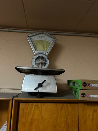 Báscula antigua MOBBA