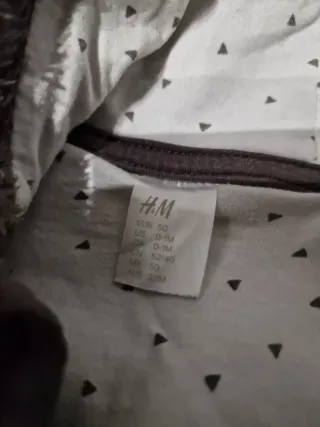 Buzo polar de bebé con capucha