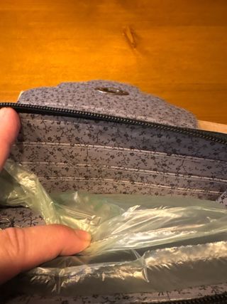 Cartera Surkana Piel Negra y Beige