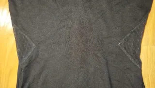 Vestido negro con transparencias