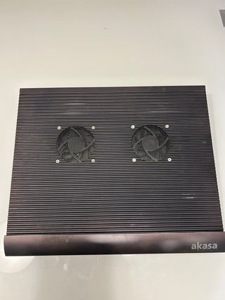 Base portatil Akasa con ventiladores refrigerador
