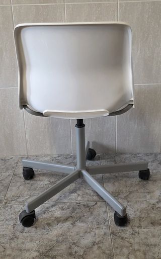 Silla de escritorio IKEA blanca