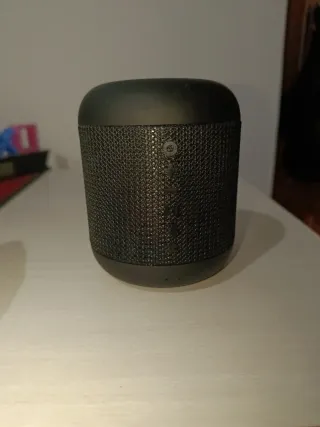Altavoz PMK Negro. Sin cargador pero vale tipo C