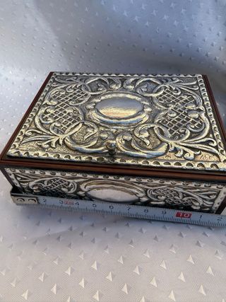 Cajitas de plata con tapa labrada