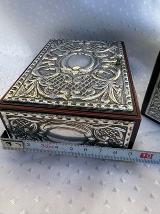 Cajitas de plata con tapa labrada