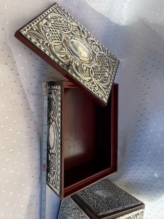 Cajitas de plata con tapa labrada