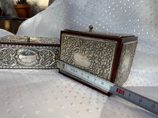 Cajitas de plata con tapa labrada