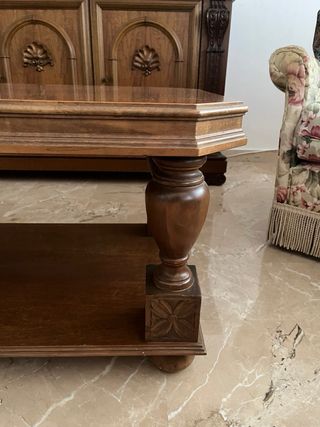 Tavolino in legno con piano ottagonale