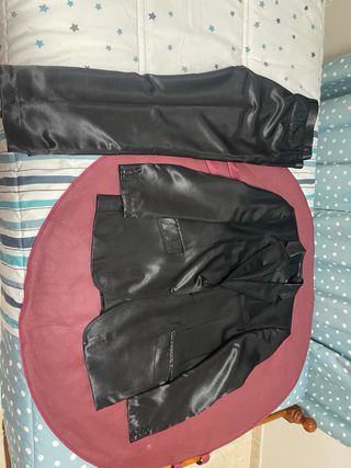 Traje de chaqueta y pantalón.Tengo subidos varios.