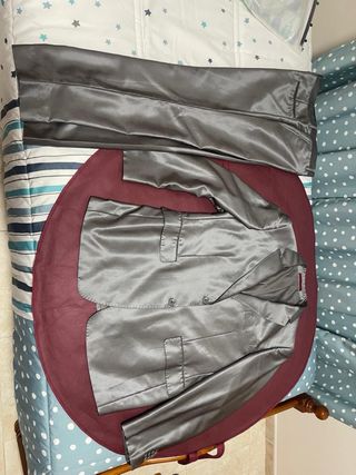 Traje de chaqueta y pantalón.Tengo subidos varios.