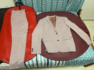 Traje de chaqueta y pantalón.Tengo subidos varios.