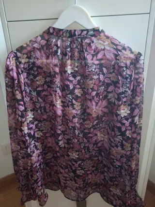 Camisa Mango volantes floral