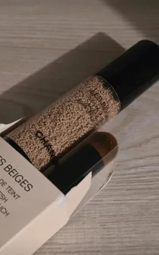 Chanel Les Beiges B20