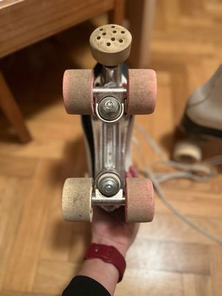 Patines blancos 4 ruedas con cordones