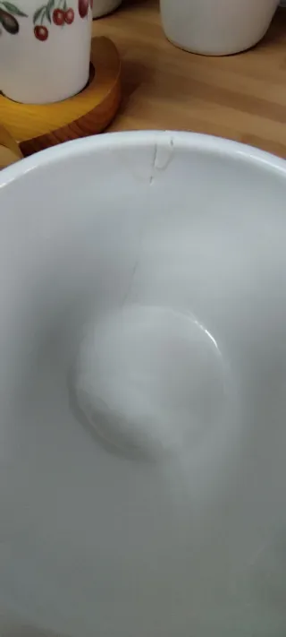 Juego vintage de tarros y especieros de cocina.