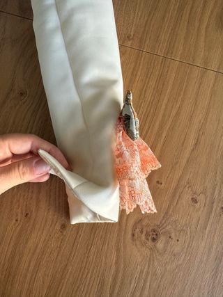 Traje Alicantina Gris Piedra Claro y blanco