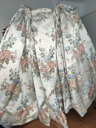 Traje Alicantina Gris Piedra Claro y blanco