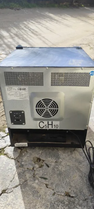 Nevera pequeña 220v y 12v