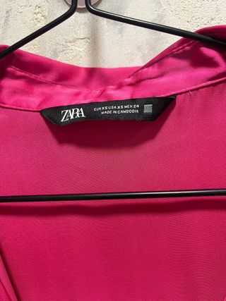 Camisa satinada fucsia Zara Talla XS
