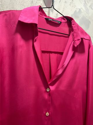 Camisa satinada fucsia Zara Talla XS