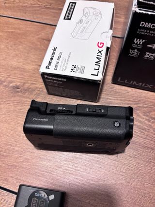 Panasonic Lumix G80 + Grip + Baterías