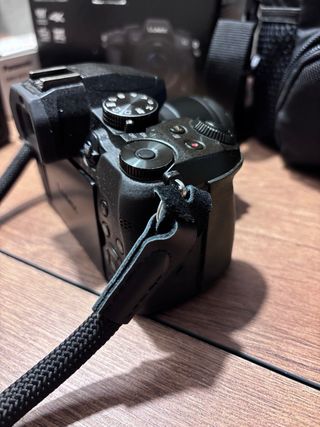 Panasonic Lumix G80 + Grip + Baterías