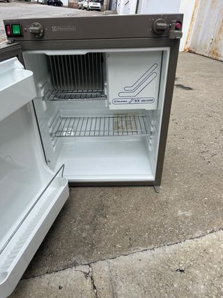 Nevera trivalente Electrolux