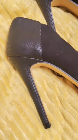 Zapatos de tacón negros
