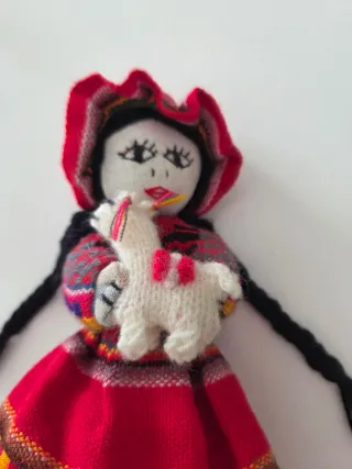 Muñeca artesanal Perú