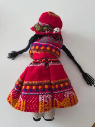Muñeca artesanal Perú