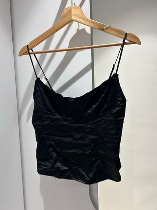 Top negro Zara tirantes, super diferente