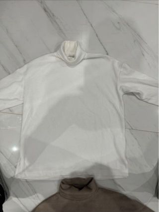 2 Jerséis Stradivarius Cuello Alto Blanco y Marrón