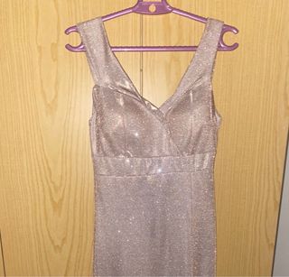 Vestido largo brillante con cremallera