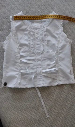 Blusa blanca niña 6-7 años.