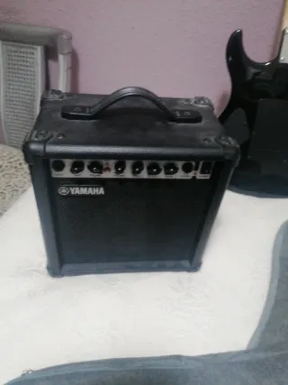 Guitarra Eléctrica Yamaha Negra