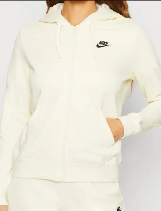 Nike Sportswear Segunda