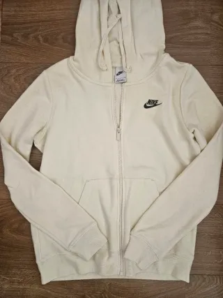 Nike Sportswear Segunda