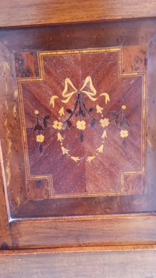 Comodini antichi in legno e marmo