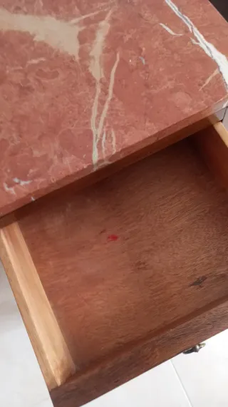 Comodini antichi in legno e marmo