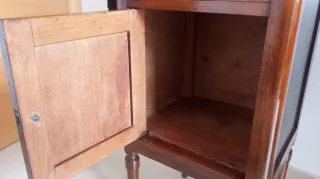 Comodini antichi in legno e marmo