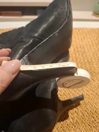 Botas altas de piel negras