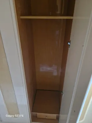 Armario 5 puertas beige y blanco